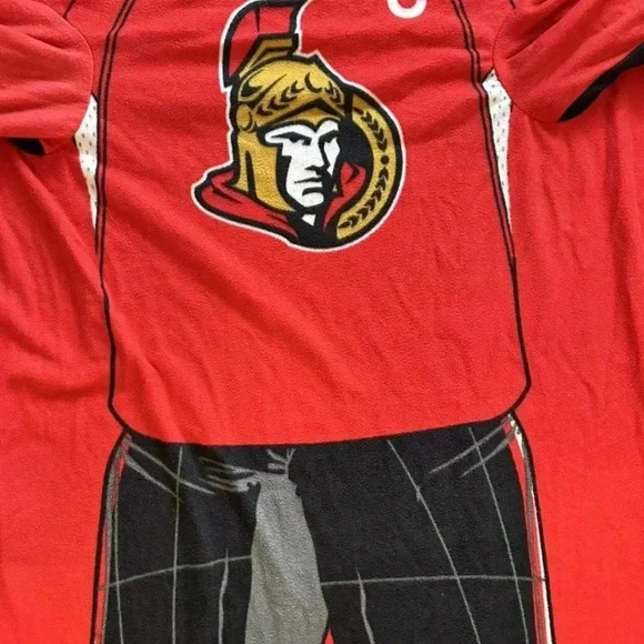 NHL Ottawa Senators Blanket With Sleeves 48”W X 71”L - Picture 4 of 8